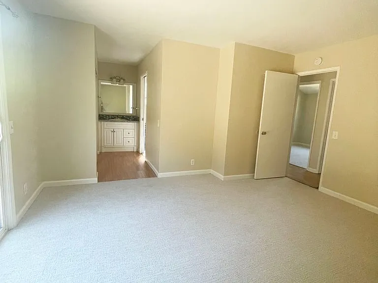 975 Perrelli St — Photo 13