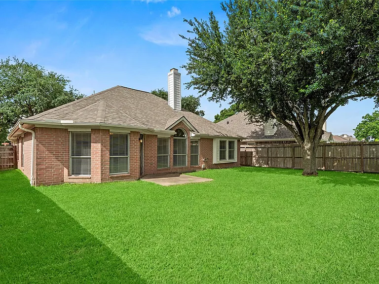 210 Leisure Dr — Photo 30