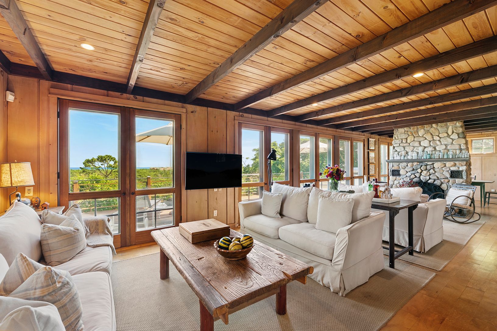  Living Well with Views