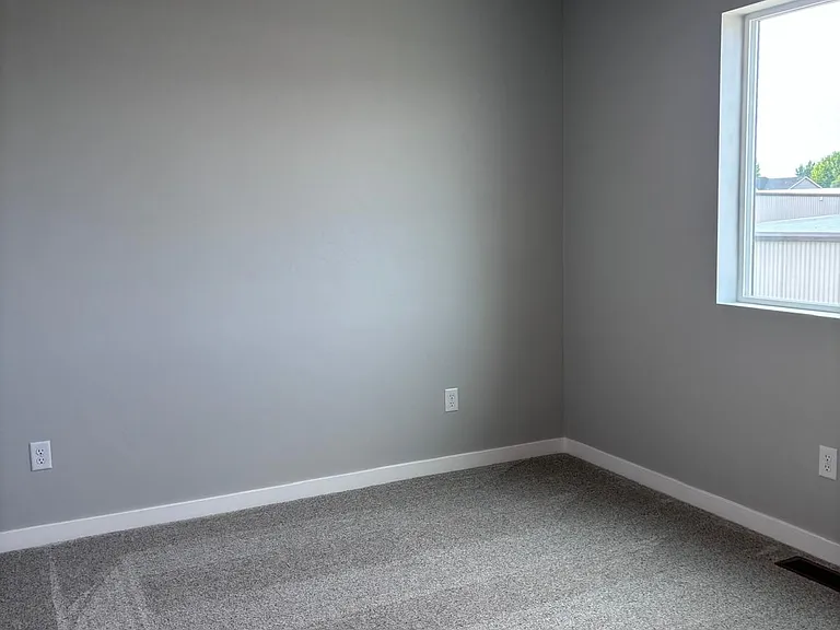 2518 W Fallon Loop — Photo 18
