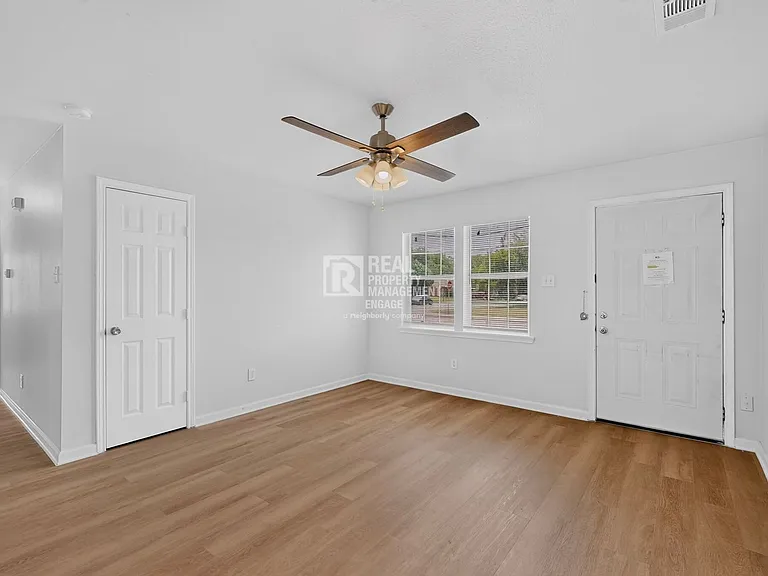 4525 Hunter St — Photo 7