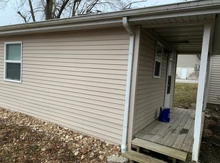 302 Carver Dr, Fulton, MO 65251