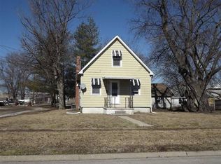 245 E Oak St, Canton, IL 61520