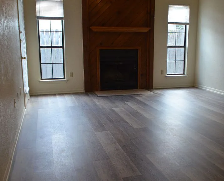 104 Spur Dr — Photo 9