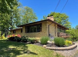 2384 Royalwood Rd, Broadview Heights, OH 44147