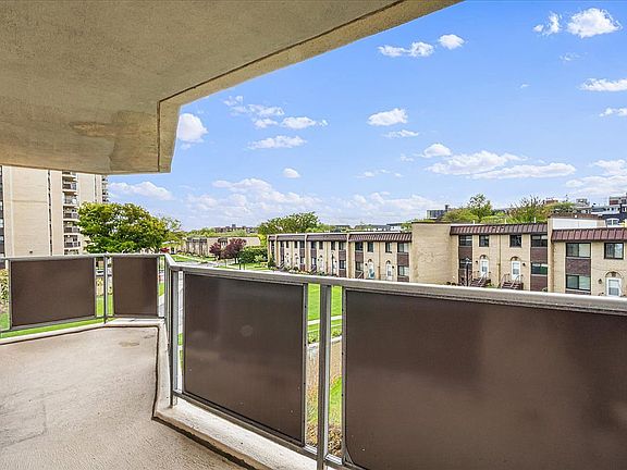 2nd image of 1785 215th St APT 3E