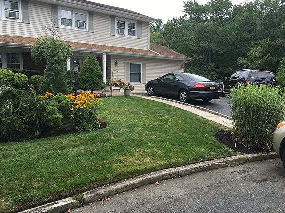 4th image of 10 Avelaine Ct
