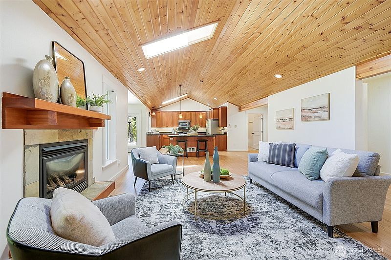 2nd image of 22 Pebble Lane