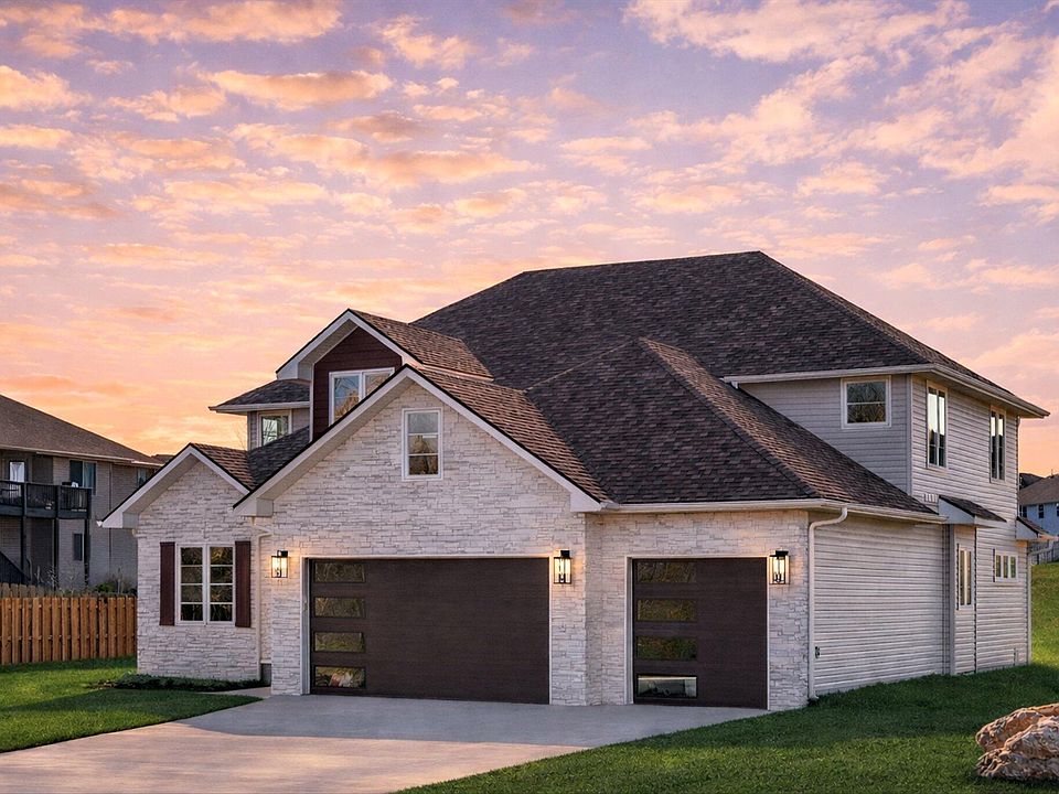 1st image of 858 E Richmond Way