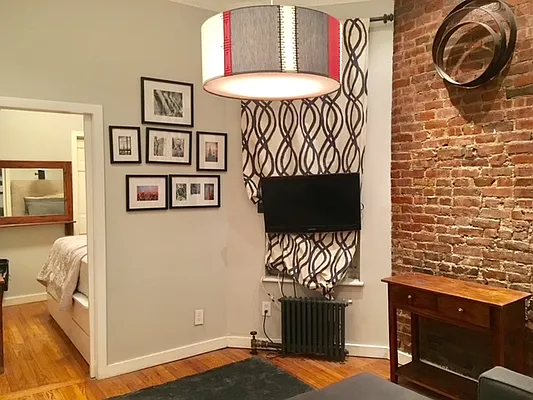 Rented by Bank Neary | media 28