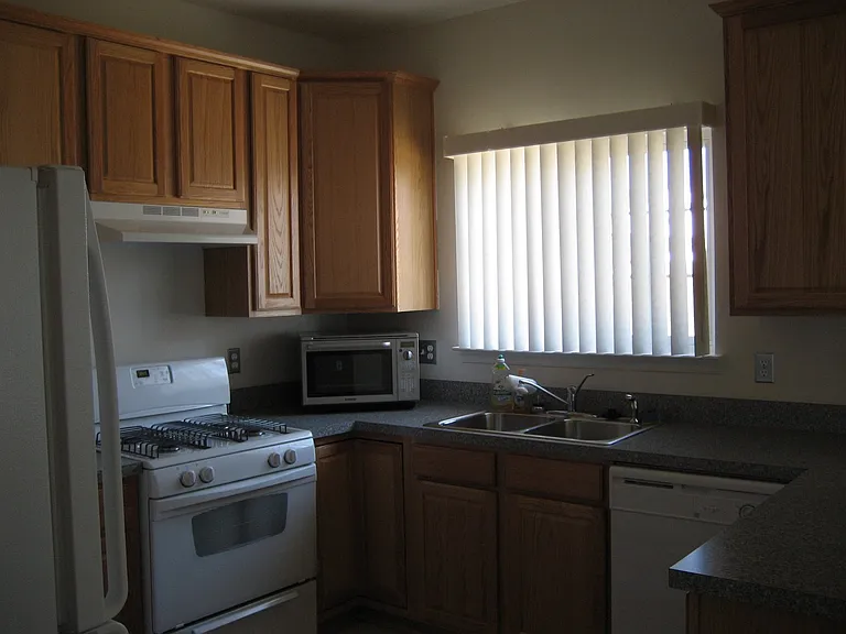 1069 Lake Pelham Dr — Photo 14