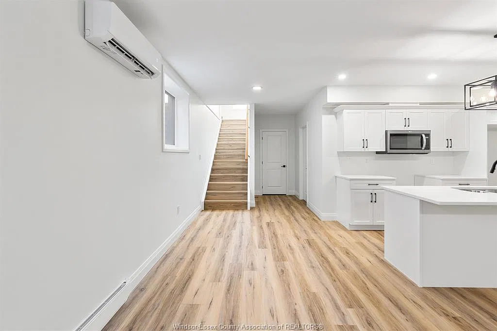 2 bed, $2,100 — Photo 4