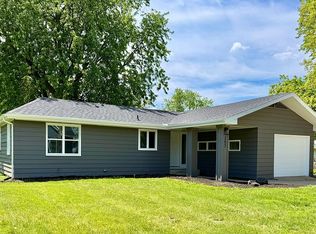 207 W Reynolds St, Tolono, IL 61880