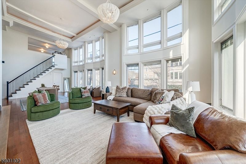 1st image of 119 Walnut St #1