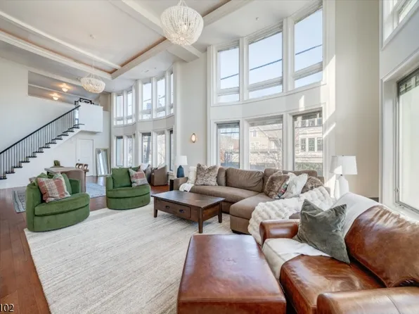 119 Walnut St #1, Montclair Twp., NJ 07042