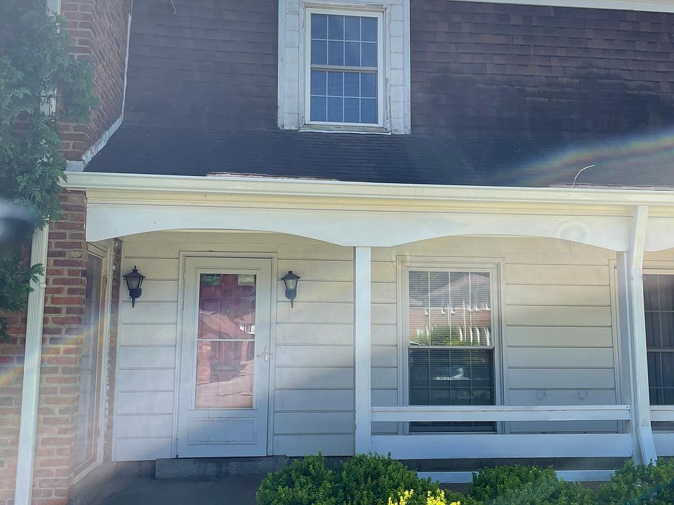 1st image of 10 Trenton Sq #T23