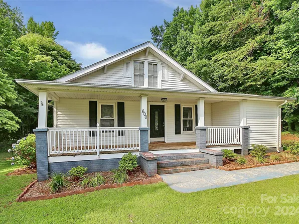 600 Caroline Ave, Lowell, NC 28098