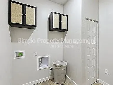 1951 NW 11th St — Photo 14