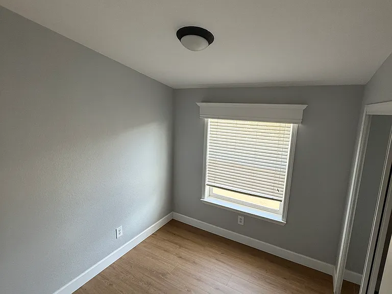 925 38th Ave #47 — Photo 8
