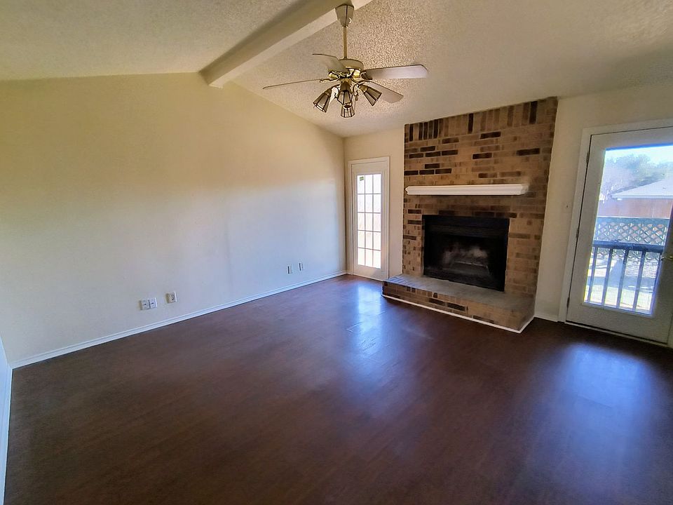 1st image of 1212 Pin Oak Dr