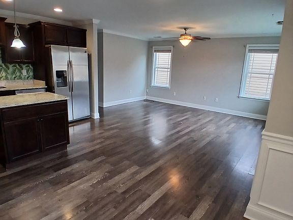 5th image of 1703 Southern Heights Cir SE