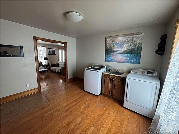 5th image of 329 Price Rd