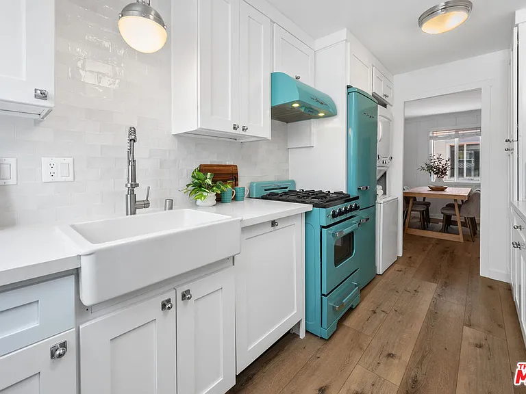 318 N Venice Blvd #B — Photo 9