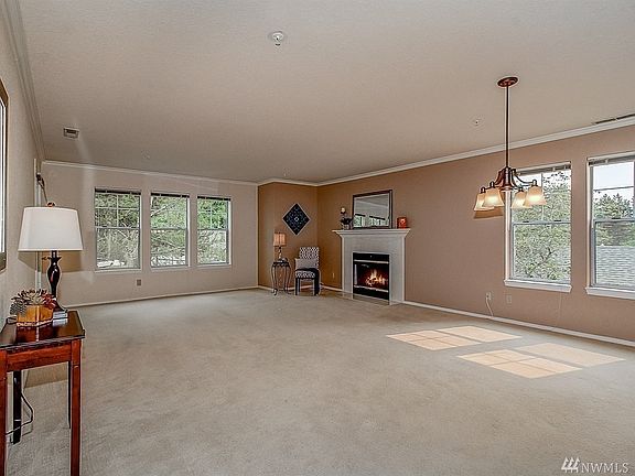 3rd image of 3935 226th Pl SE APT 203