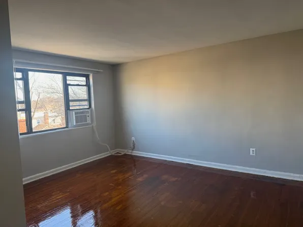 4639 Hunt Pl Ne, 4639 Hunt Pl NE APT 303, Washington, DC 20019