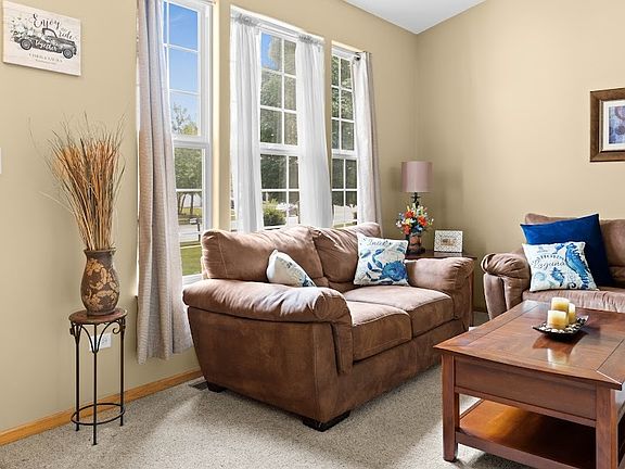 4th image of 2715 Twin Falls Dr