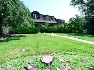 13 Victoria Ln, Mahwah, NJ 07430