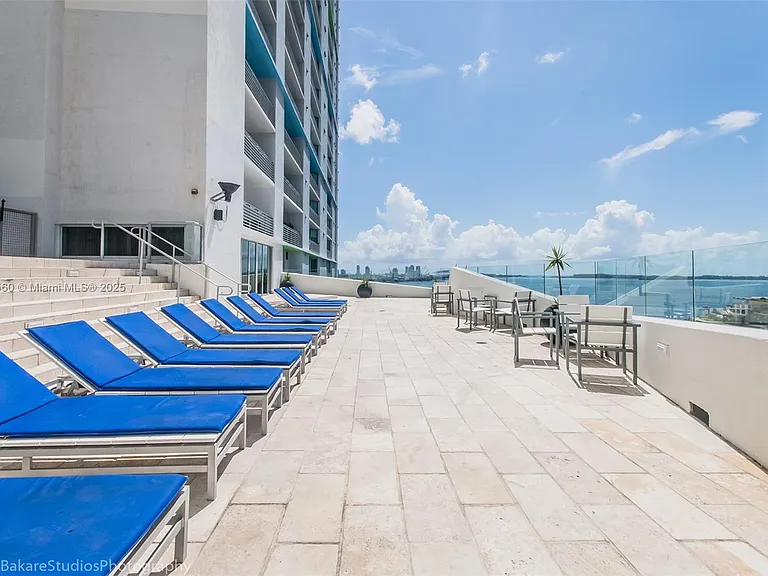 325 Biscayne Blvd #1422 — Photo 34