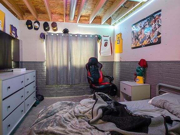 5th image of 3040 W Kyle Ln