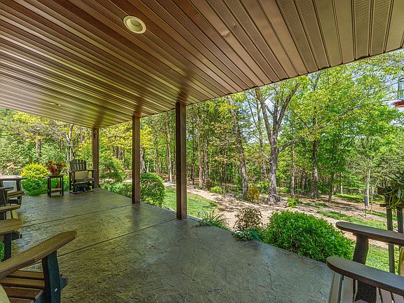 3rd image of 795 Watson Road