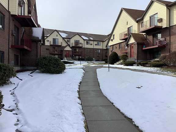 2nd image of 9 Royal Crest Drive #4G