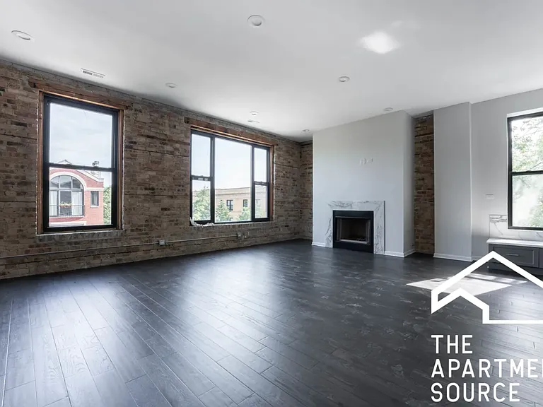 2703 W Thomas St #3 — Photo 3