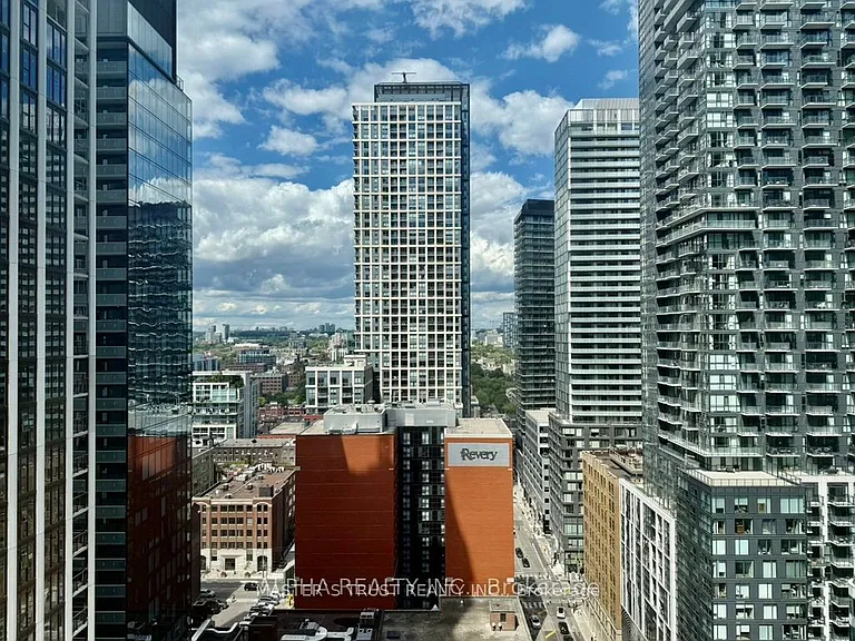 357 King St W #2002 — Photo 11