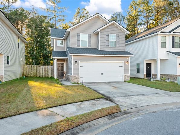 158 Hamlet Ct