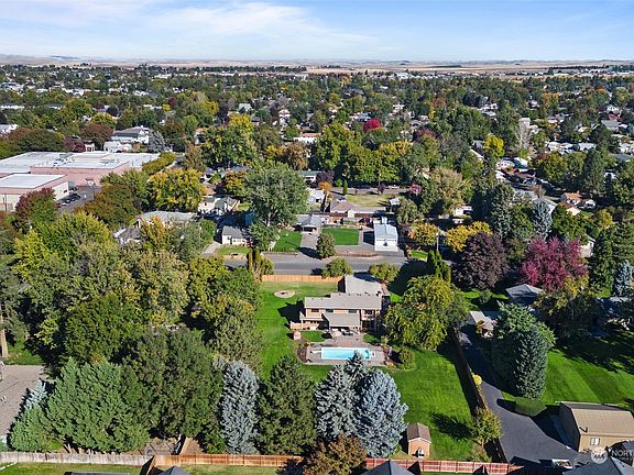 3rd image of 1830 Loubeck Street