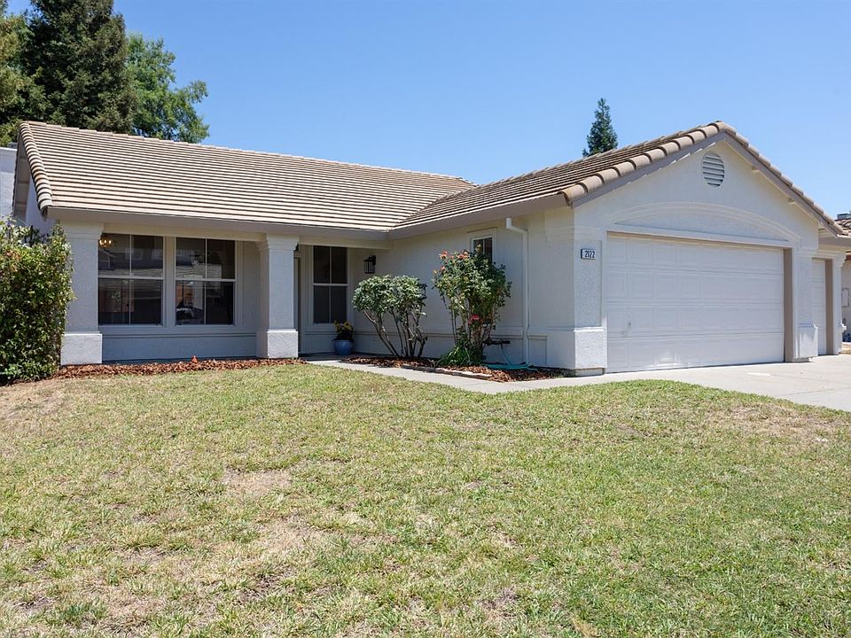 1st image of 2122 Beckenham Way