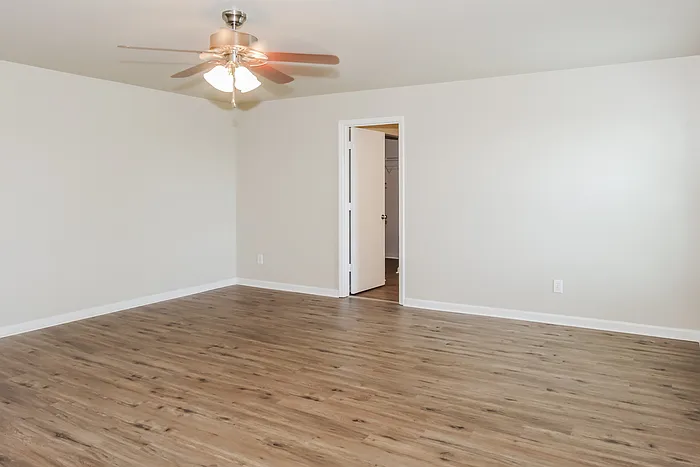 251 Bermuda Lakes Dr — Photo 7