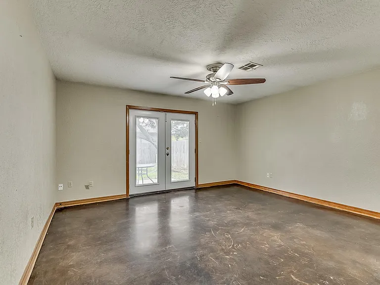 1518 E Boyd St — Photo 24