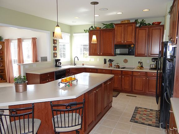 3rd image of 153 Sundown Cove Dr