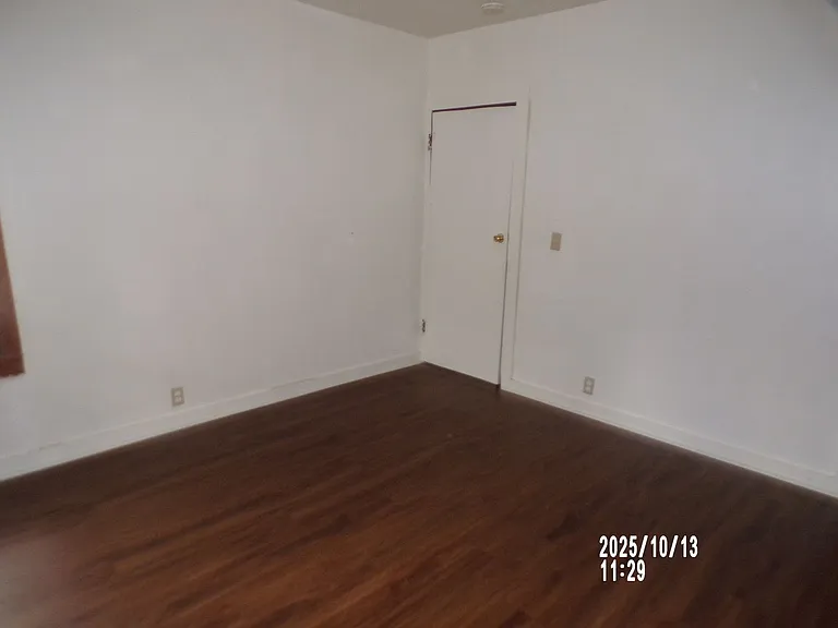 311 E Nevada St — Photo 14