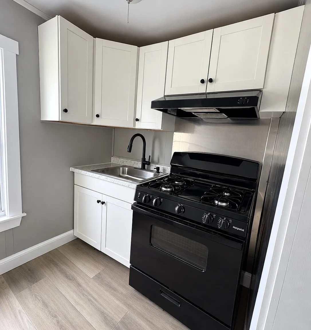 2 bed, 750 sqft, $1,500 — Photo 1