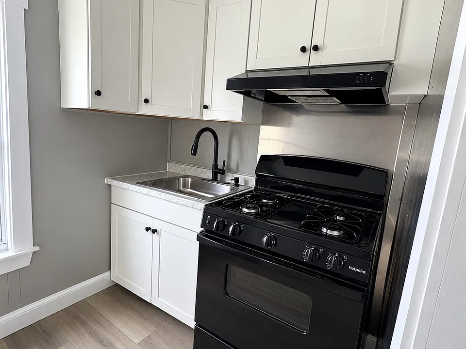 9 Abbott St #3