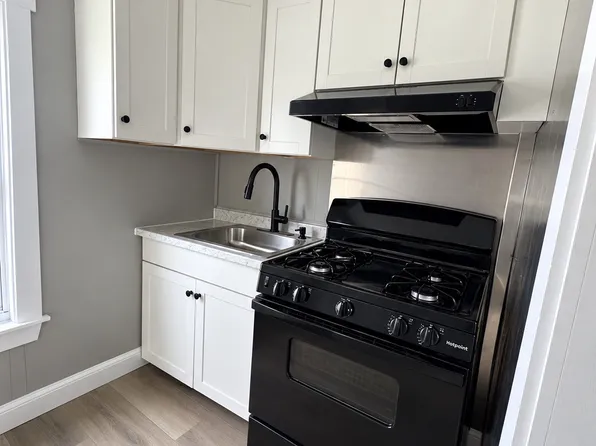9 Abbott St #3, New Bedford, MA 02744