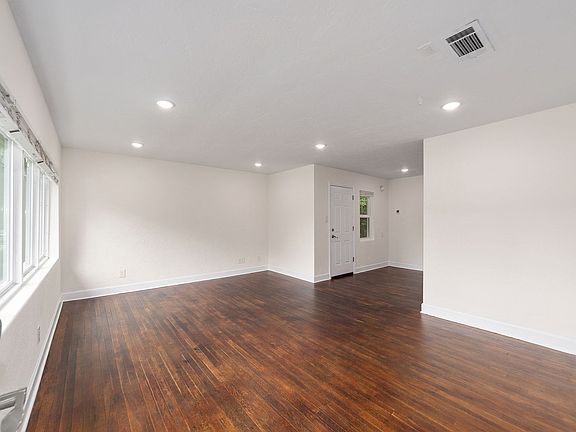 5th image of 1029 SW 1st Ave APT 3