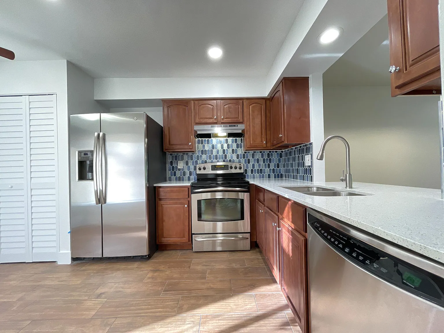 2 bed, 1471 sqft, $2,700 — Photo 3