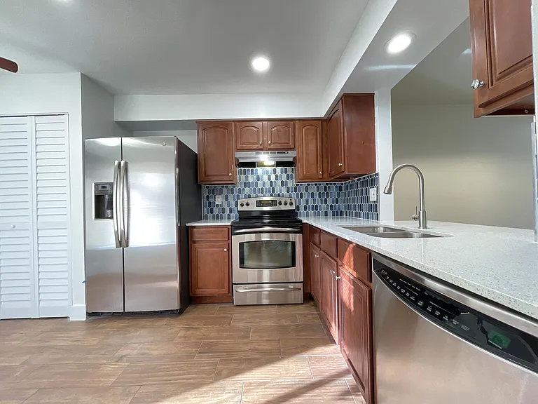 3948 NW 77th Ave — Photo 3